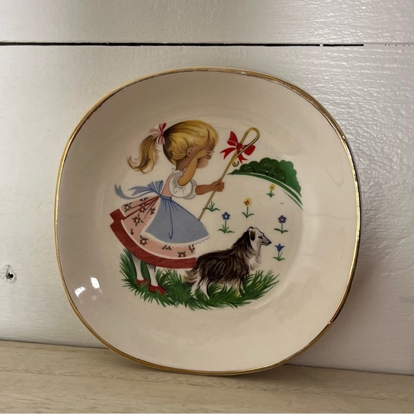 Weatherby Hanley — Vintage Decorative Plate with Girl and Dog - Picture 3 of 6